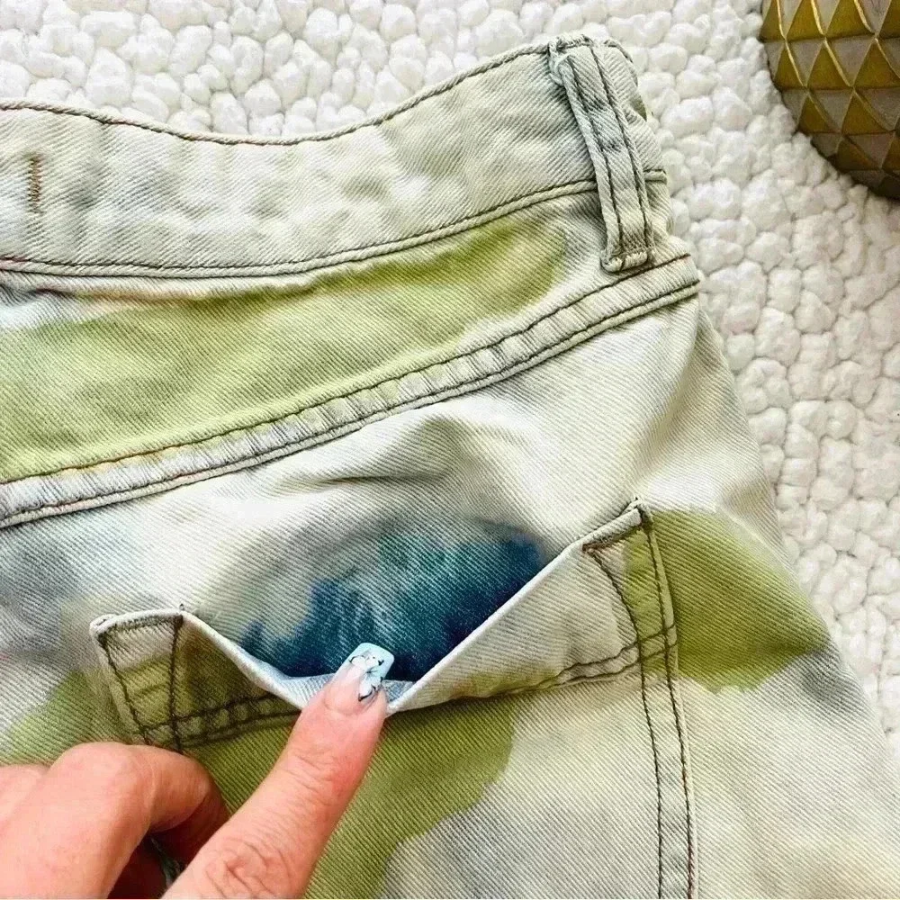Free People Green Camouflage Embrllish Cheeky Distress Fray Jean‎ Shorts Size 25